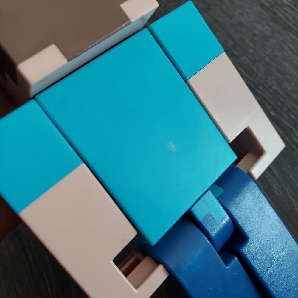Minecraft Steve Large Scale Figure - Picture 5 of 5